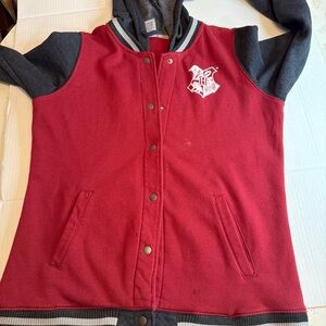Harry Potter Hogwarts Crest Hooded Varsity Jacket Snap Front Maroon M